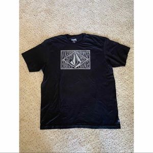 Volcom Men T-Shirt size xxl new without tag